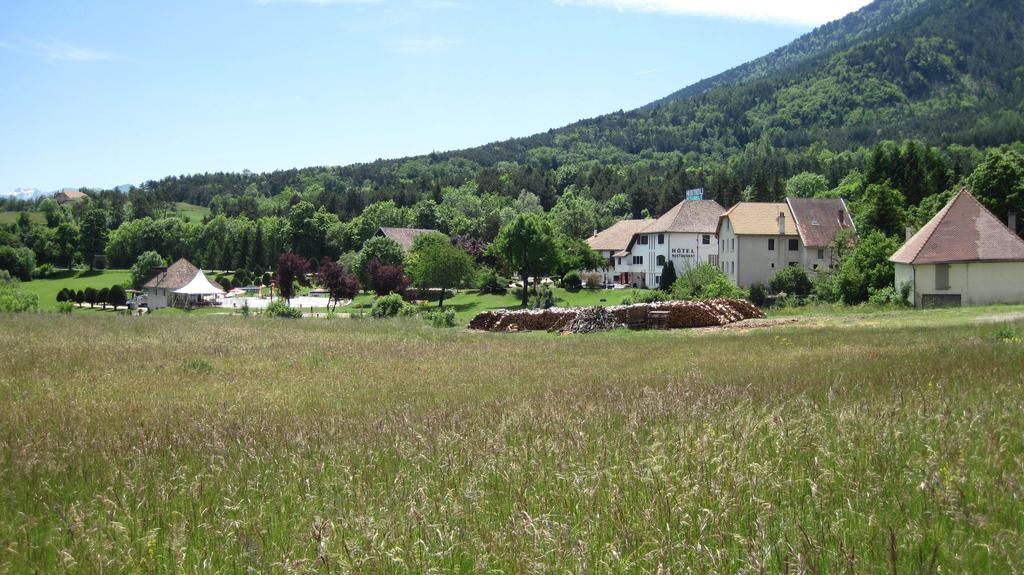 Hotel Restaurant Le Traineau Clelles Екстериор снимка