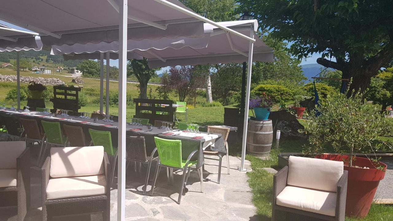Hotel Restaurant Le Traineau Clelles Екстериор снимка