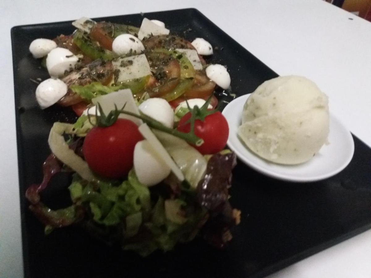 Hotel Restaurant Le Traineau Clelles Екстериор снимка